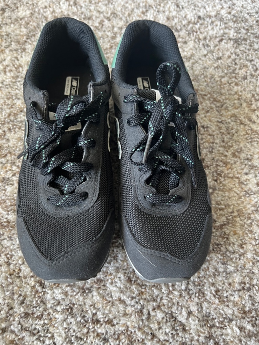 New Balance Black and Mint Green Running Shoes - Picture 4 of 6